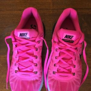 PINK NIKE